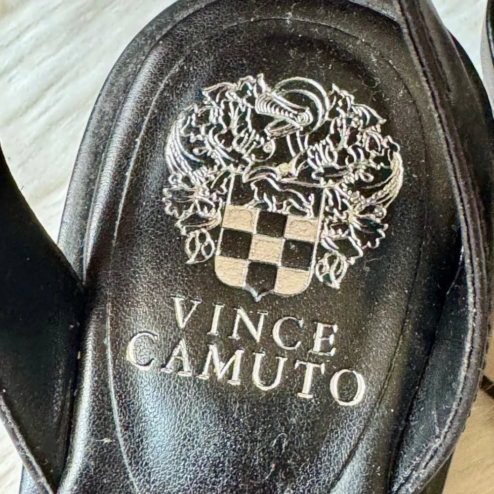 Vince Camuto vince camuto
